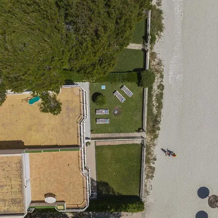 Beachfront Sonrisas Apartment
