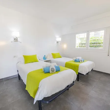 Beachfront Sonrisas Apartment