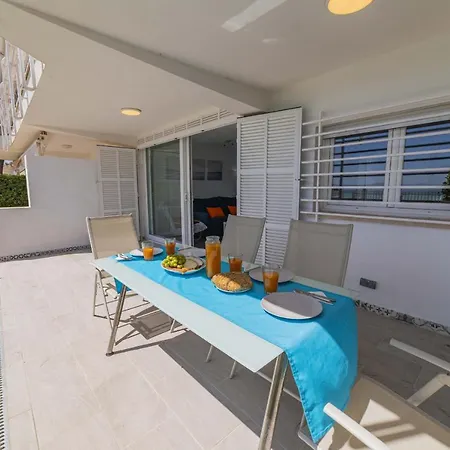 Apartment Beachfront Sonrisas *