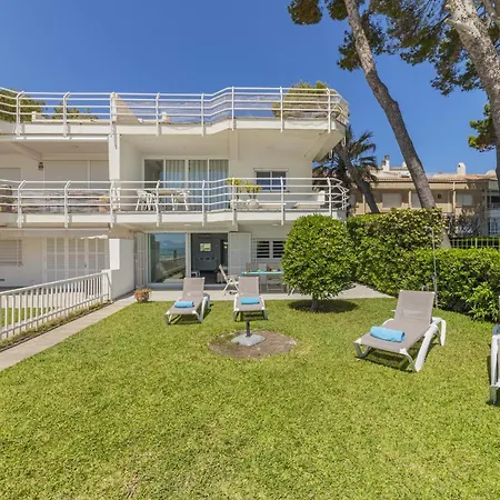 Beachfront Sonrisas Apartment